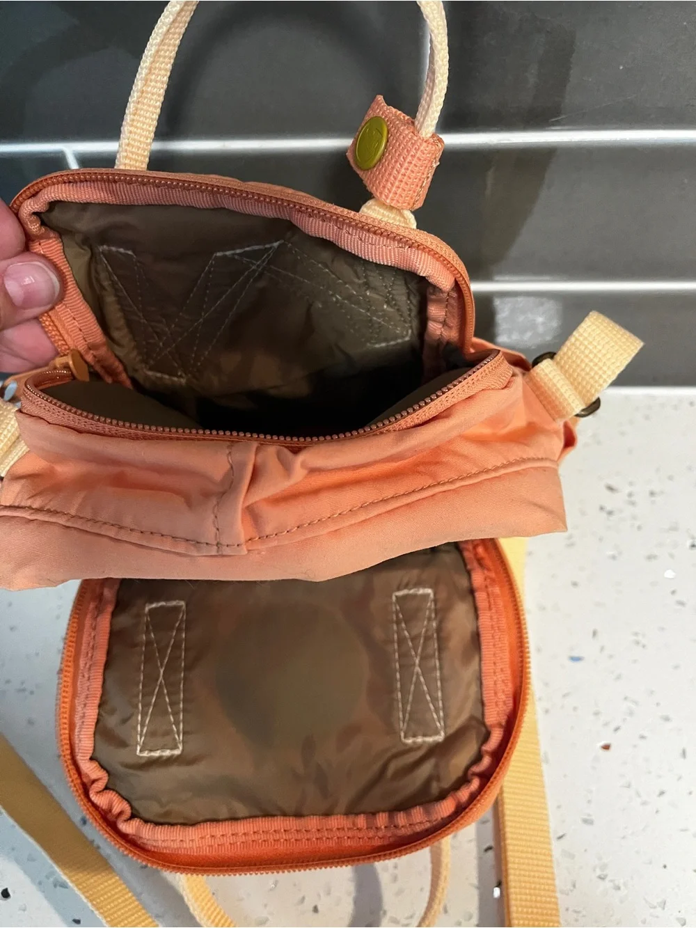 Fjällräven Kånken Mini Sling Crossbody Bag Peach & Olive
